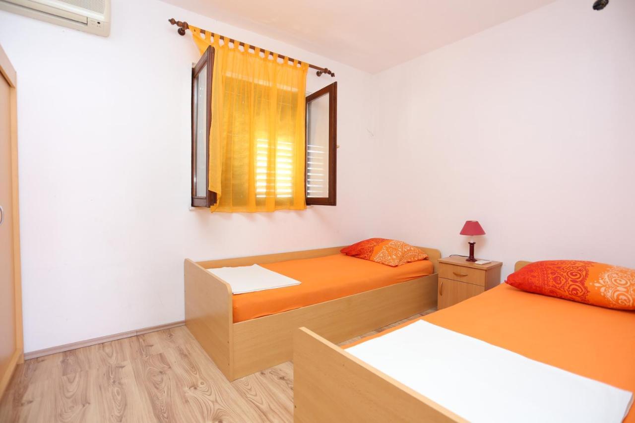 Apartments By The Sea Slatine, Ciovo - 16131 ภายนอก รูปภาพ